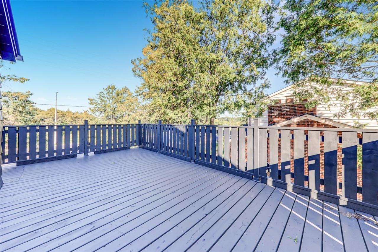 Stunning 7 Bedroom Rougeview Home With 2 Kitchens, 5 Bathrooms, Amazing Backyard & 8-Car Parking Toronto Extérieur photo