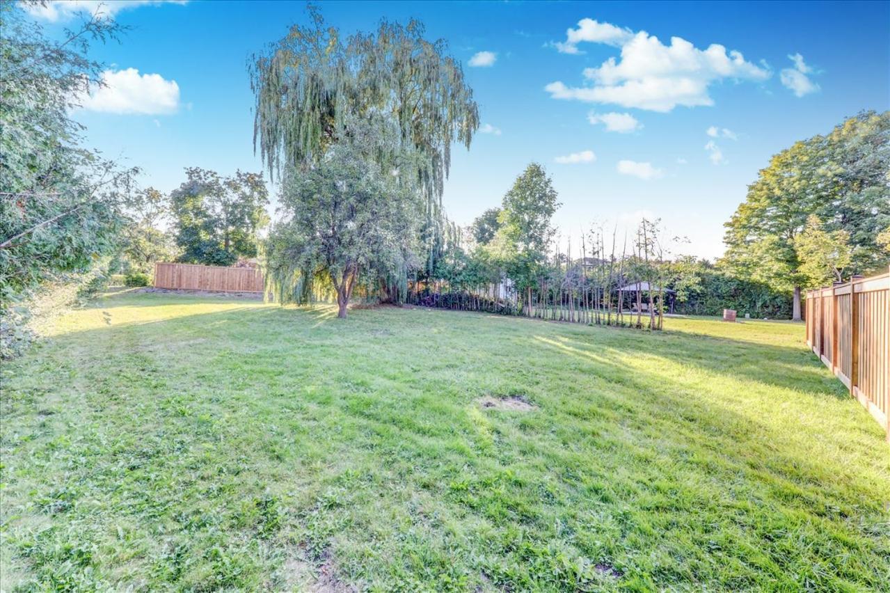 Stunning 7 Bedroom Rougeview Home With 2 Kitchens, 5 Bathrooms, Amazing Backyard & 8-Car Parking Toronto Extérieur photo